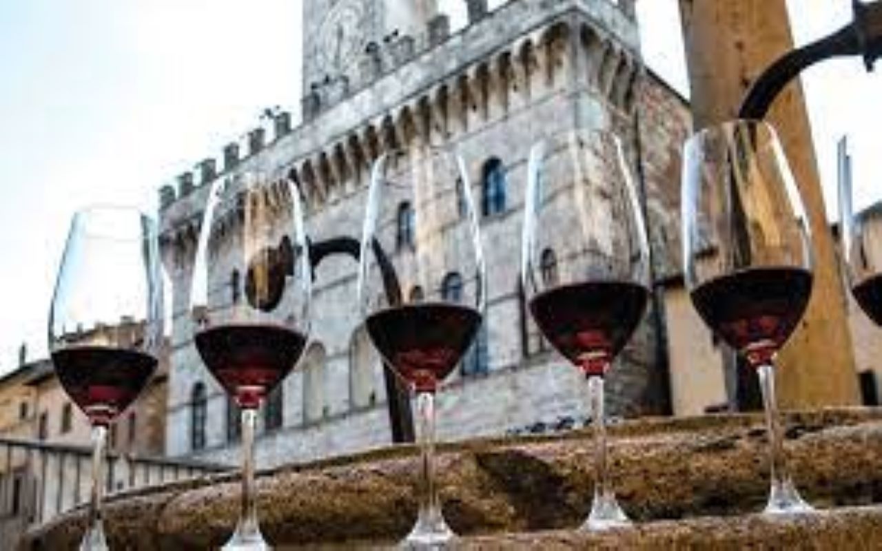 vino nobile, montepulciano, anteprima del vino nobile, piazza grande, chianti, brunello, vino toscana, siena